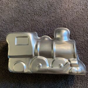3D TRAIN CAKE PAN by Wilton. 2-piece. Choo-choo. Vintage.